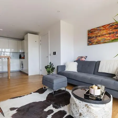 Modern New 1-Bedroom Home Stunning Views London Exterior photo