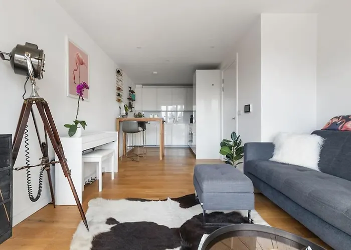 Modern New 1-Bedroom Home Stunning Views