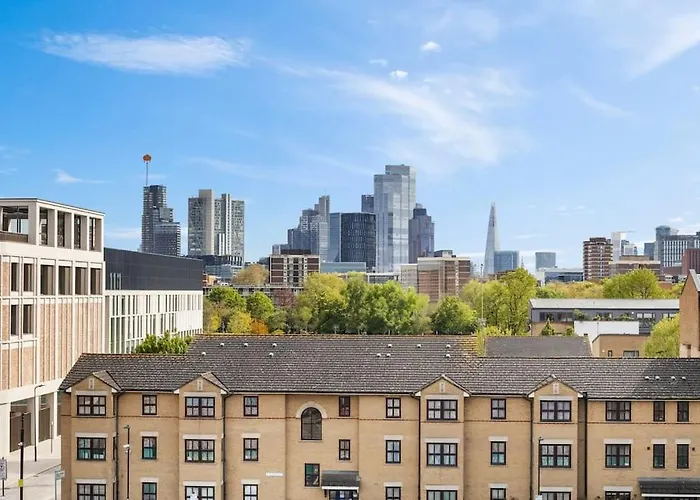 Modern New 1-Bedroom Home Stunning Views